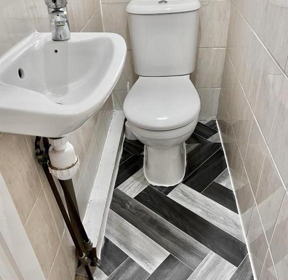 پانسیون Westfield London Shepherds Bush