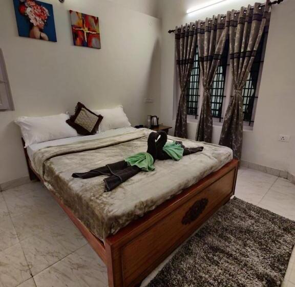 هتل Bob S Haven Bungalow