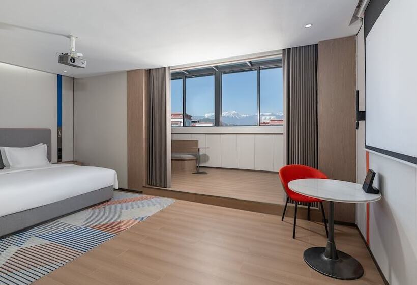 هتل Holiday Inn Express Shangri La By Ihg