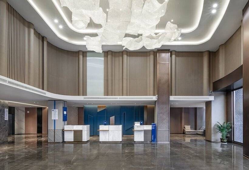 هتل Holiday Inn Express Shangri La By Ihg