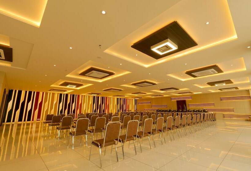 호텔 Grand Darshan Vadodara