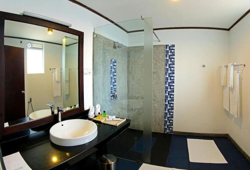 호텔 Rathna Beach Wadduwa