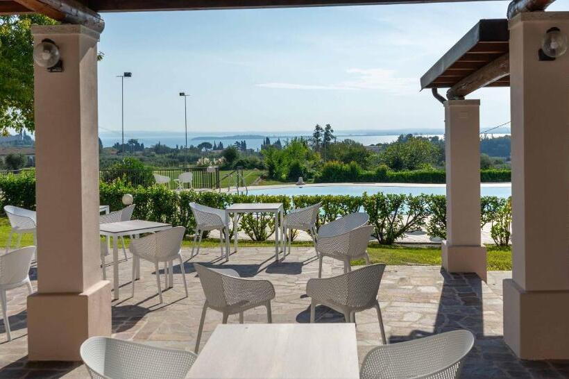 Moniga Resort