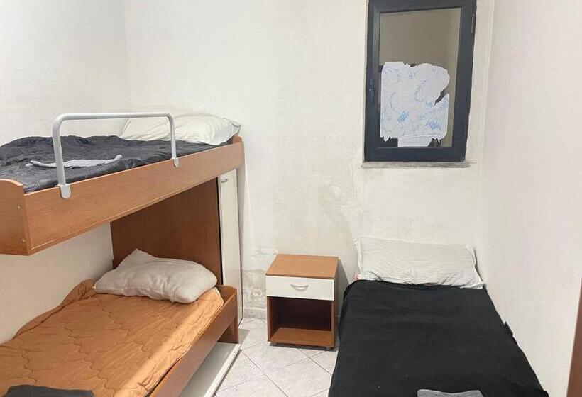 بنسيون Marina Di San Lorenzo Guest House