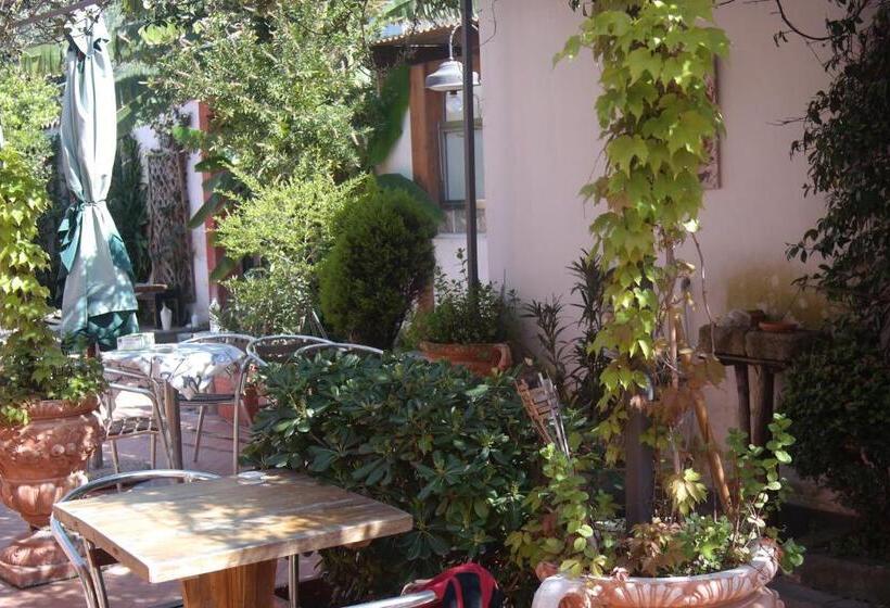 Agorà Hostel