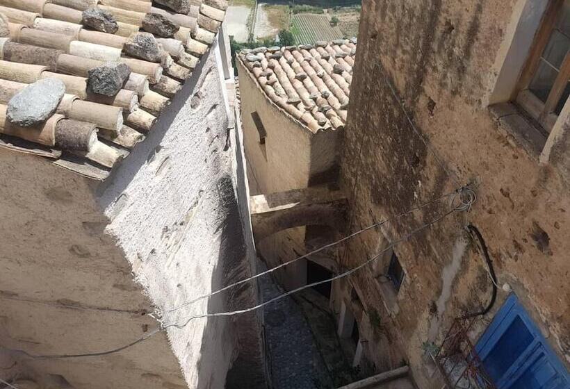 مبيت وإفطار A Taverna Intru U Vicu