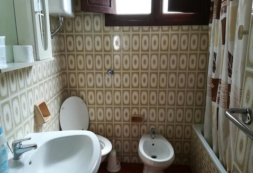 مبيت وإفطار A Taverna Intru U Vicu