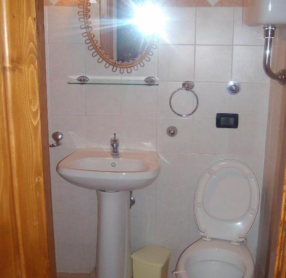 مبيت وإفطار A Taverna Intru U Vicu