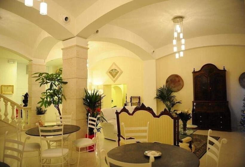 هتل Albergo Le Dodici Lune
