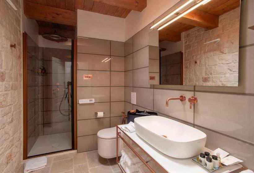 تختخواب و صبحانه Borgofreddo Luxury Suite