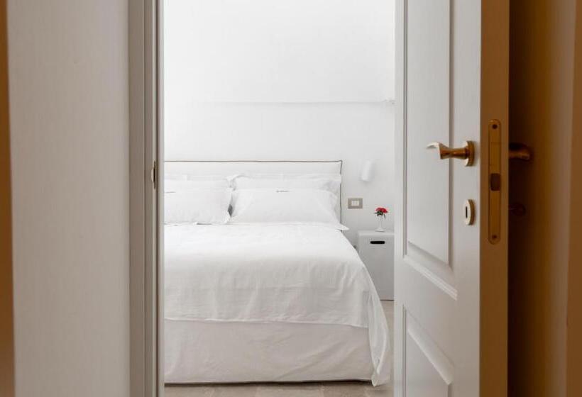 تختخواب و صبحانه Borgofreddo Luxury Suite