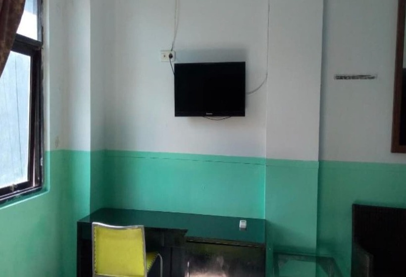 هتل Oyo 93775 Nilam Guest House