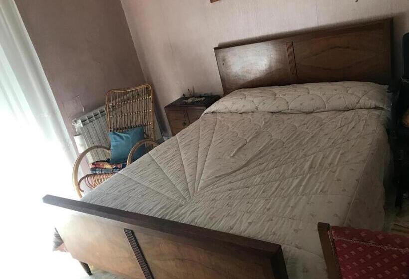 پانسیون Room In Lodge   Stanza In Affitto Giarre