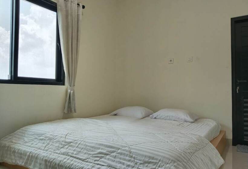 Yayah Guest House Syariah By Cocotel