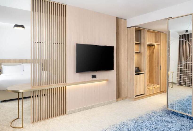 هتل Courtyard By Marriott Cluj   Napoca Downtown