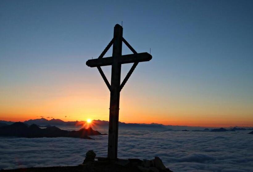 هتل Tiroler Kreuz