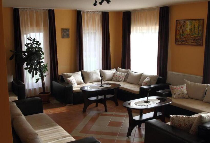 펜션 Viktor Vendégház és Apartmanház
