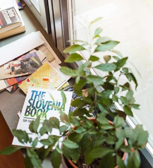 Hostel Cukrarna Guest Accommodation