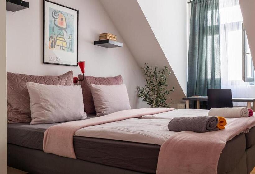 Hostel Cukrarna Guest Accommodation