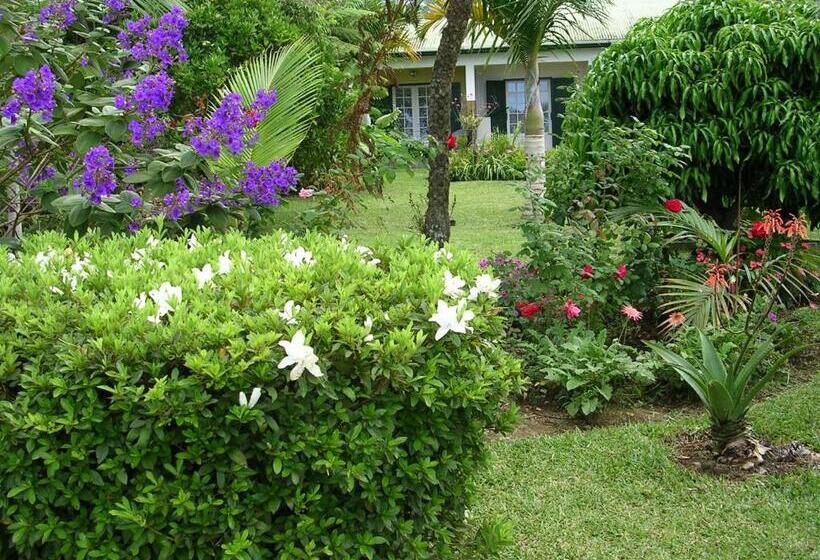 تختخواب و صبحانه Chez Mamie