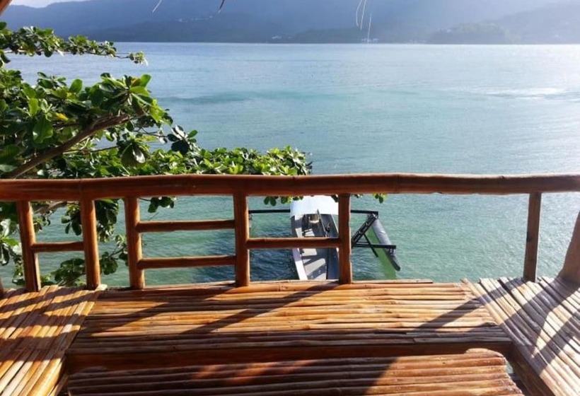 Dolphinbay Beachfront & Dive Resort