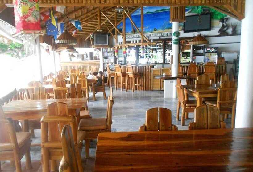 Dolphinbay Beachfront & Dive Resort