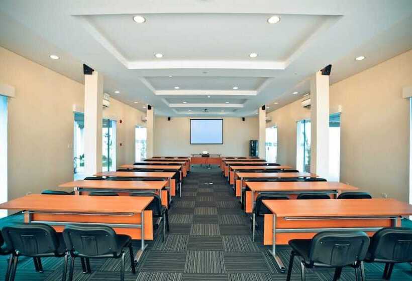 酒店 Santomas Suites