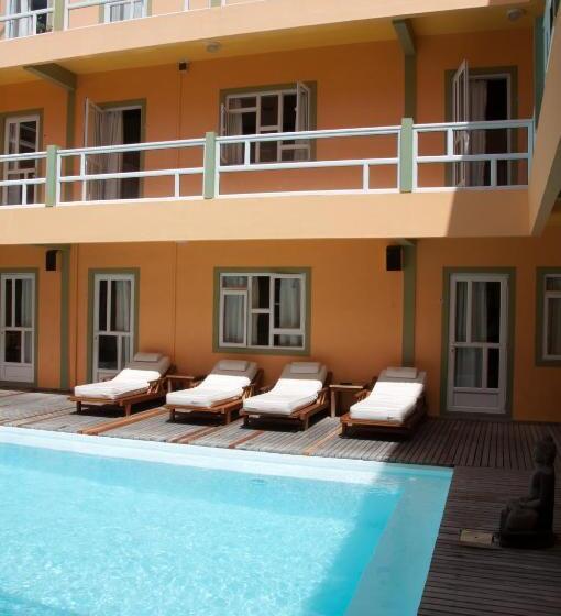 هتل Wanna Studio Apartments