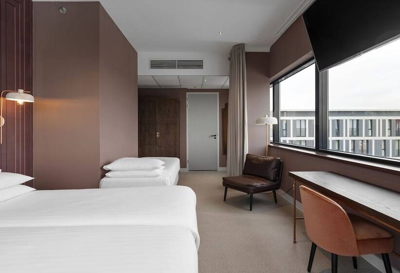 Corendon Amsterdam Schiphol Airport, a Tribute Portfolio Hotel