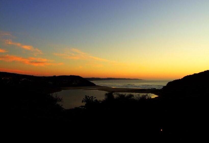 فندق صغير Buccaneers Beach Lodge, Chintsa, South Africa