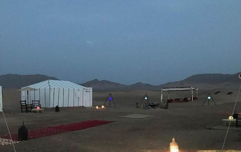 تختخواب و صبحانه Karim Sahara