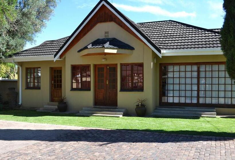 مبيت وإفطار Castello Guesthouse Vryburg