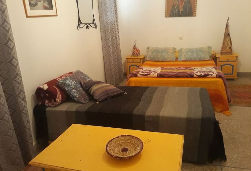 تختخواب و صبحانه Chambres D Hôtes Les Amis