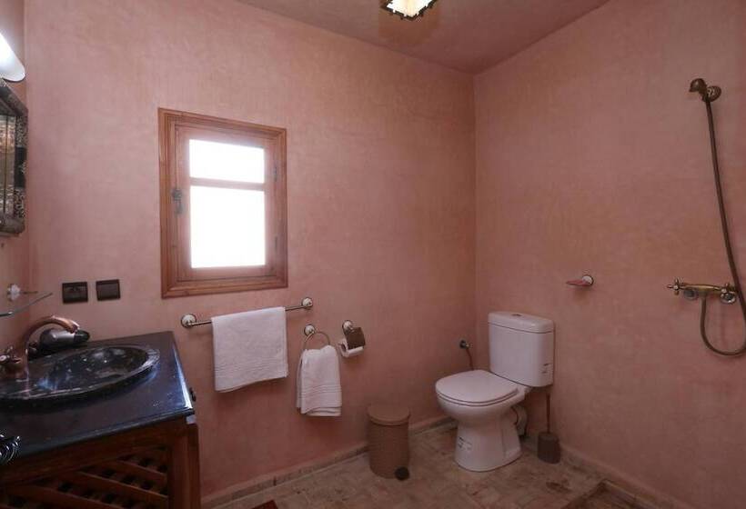 تختخواب و صبحانه Dar Aymane