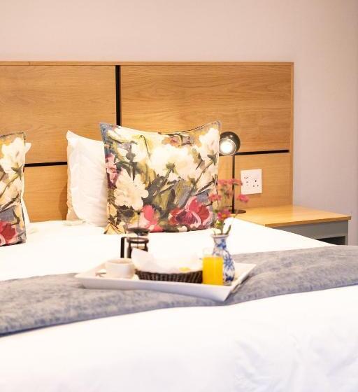 تختخواب و صبحانه Devereux Lodge