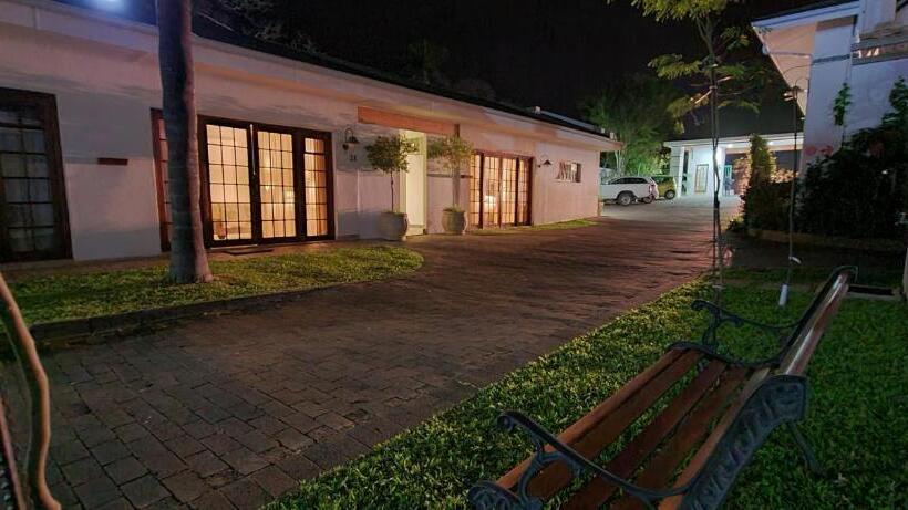 Bed and Breakfast Shonalanga Lodge
