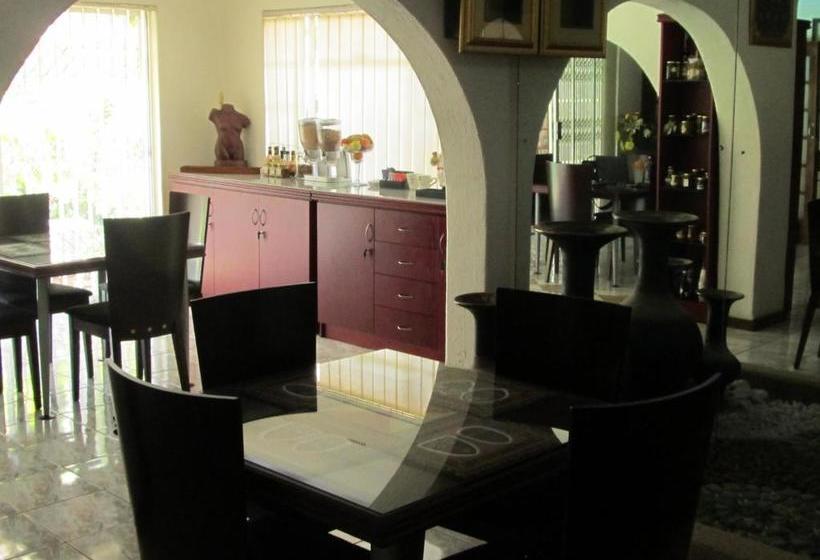 مبيت وإفطار Wharawhara Guesthouse