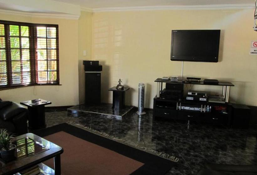 مبيت وإفطار Wharawhara Guesthouse