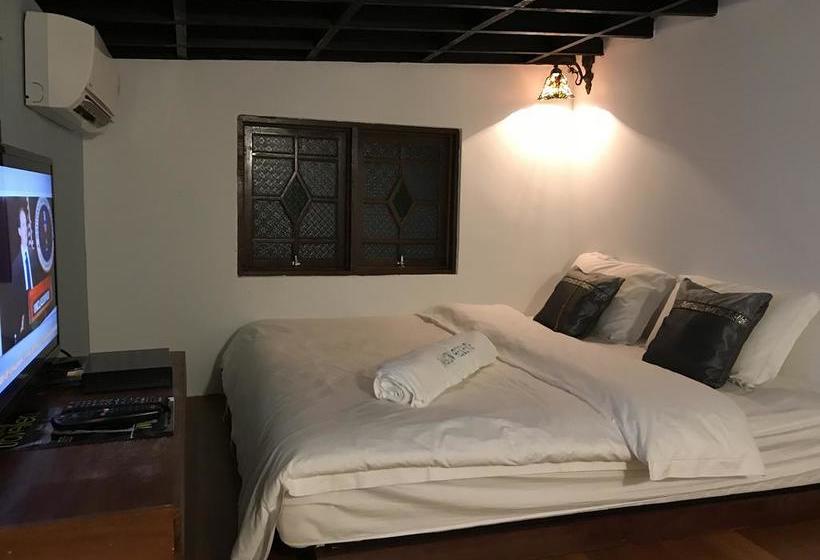 בית מלון כפרי Rangoon Residence