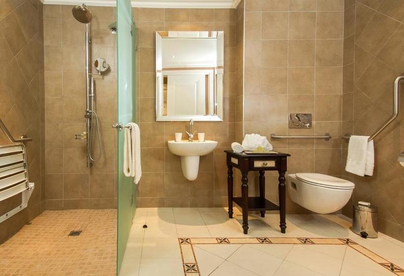 استراحتگاه The Boardwalk Hotel, Convention Centre & Spa