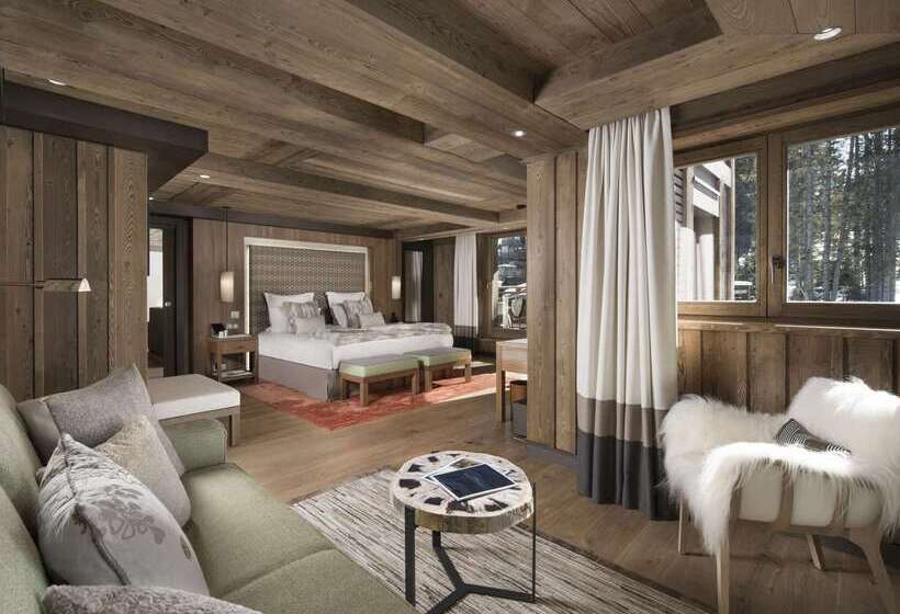 هتل Hôtel Barrière Les Neiges Courchevel