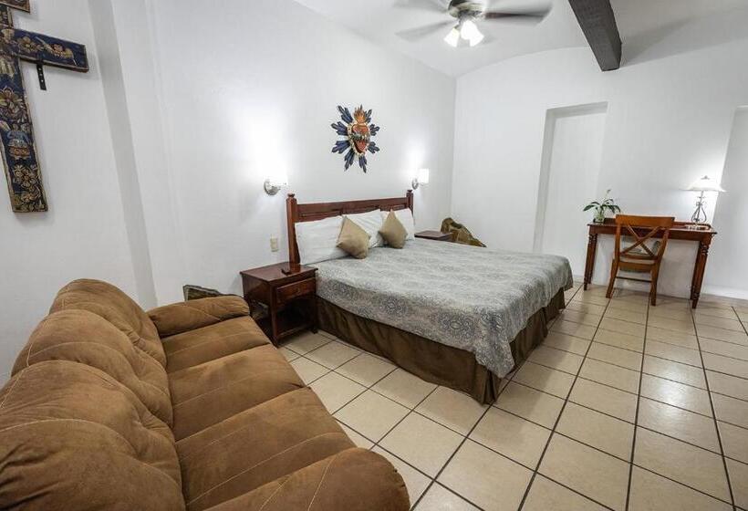 Las Mariposas Hotel & Studios