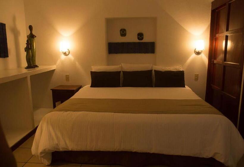 Las Mariposas Hotel & Studios