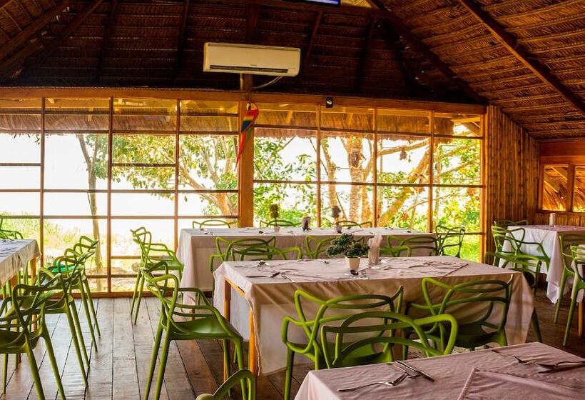 هتل On Vacation Amazon