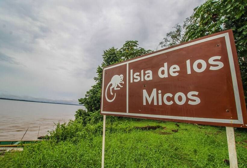 هتل On Vacation Amazon