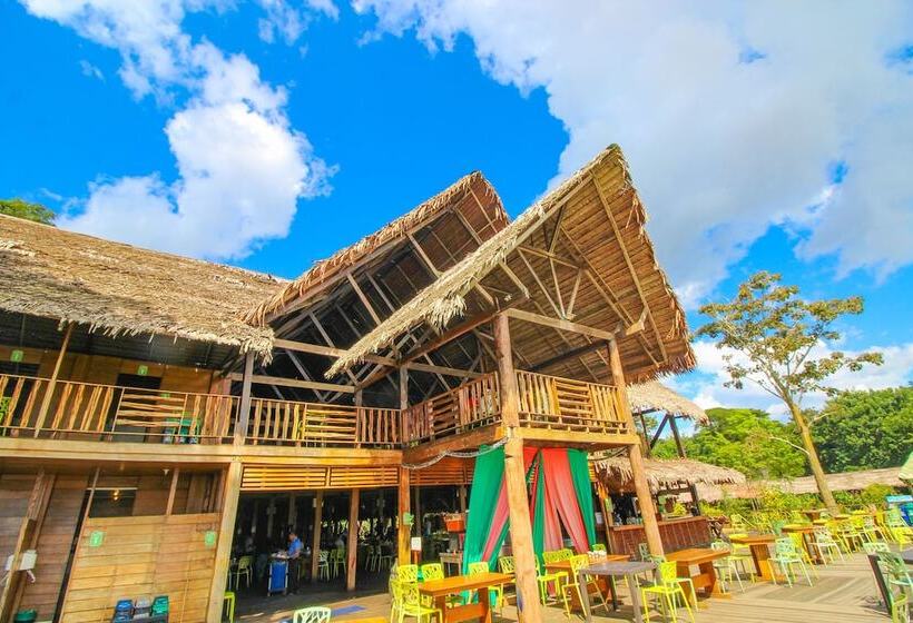 هتل On Vacation Amazon