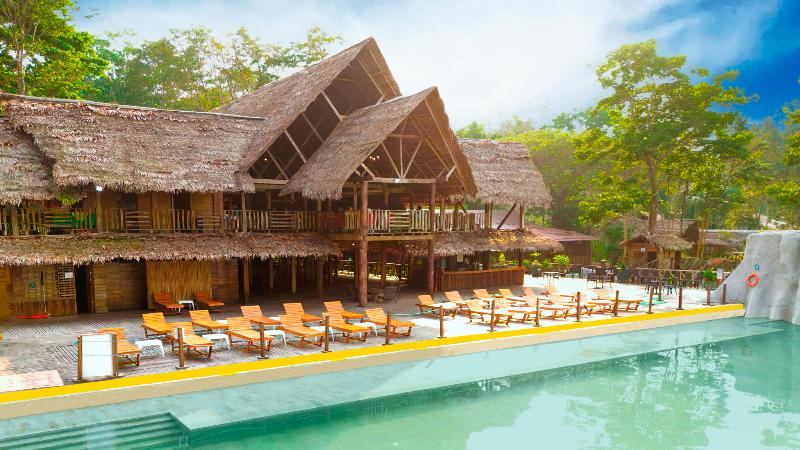 هتل On Vacation Amazon