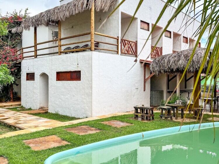 مسافرخانه Villa Pontinha