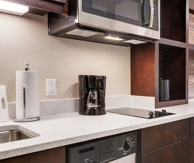 فندق Towneplace Suites By Marriott Brunswick