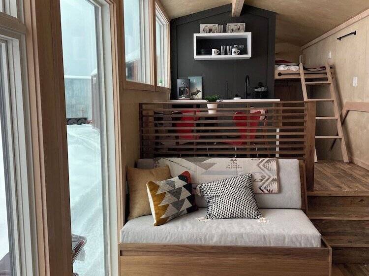 Smiley Creek Lodge